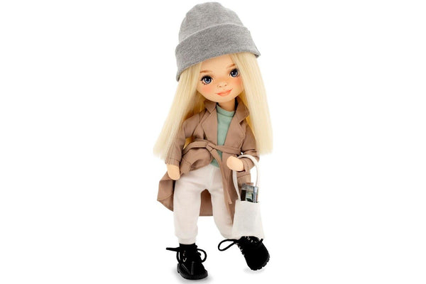 Orange Toys: Sweet Sisters - Mia In A Beige Trench Coat