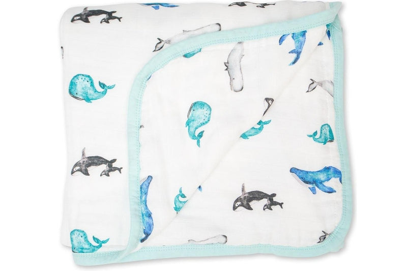 Lulujo: Muslin Bamboo Crib Quilt - Whales