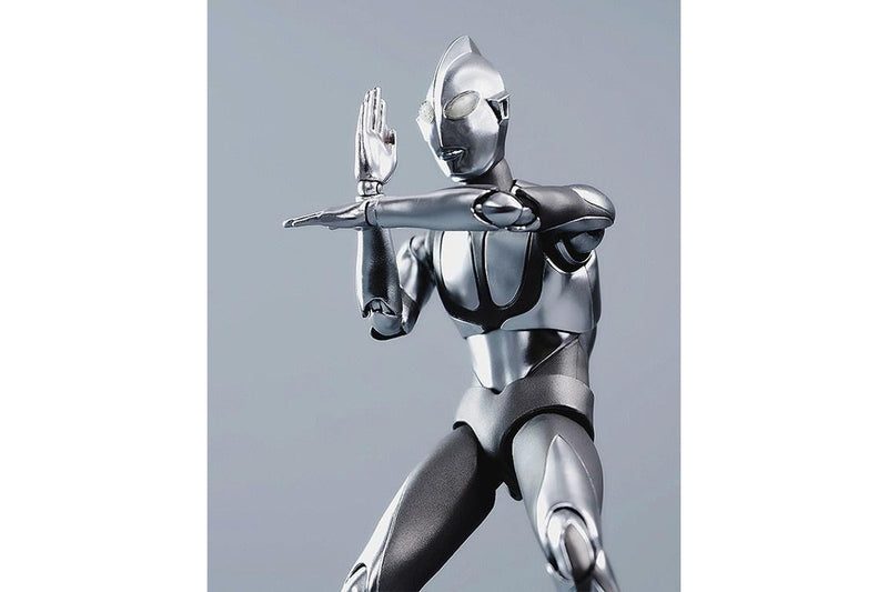 Ultraman (Landing Ver.) - FigZero Figure