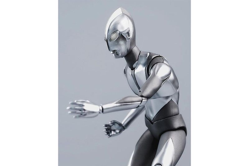 Ultraman (Landing Ver.) - FigZero Figure