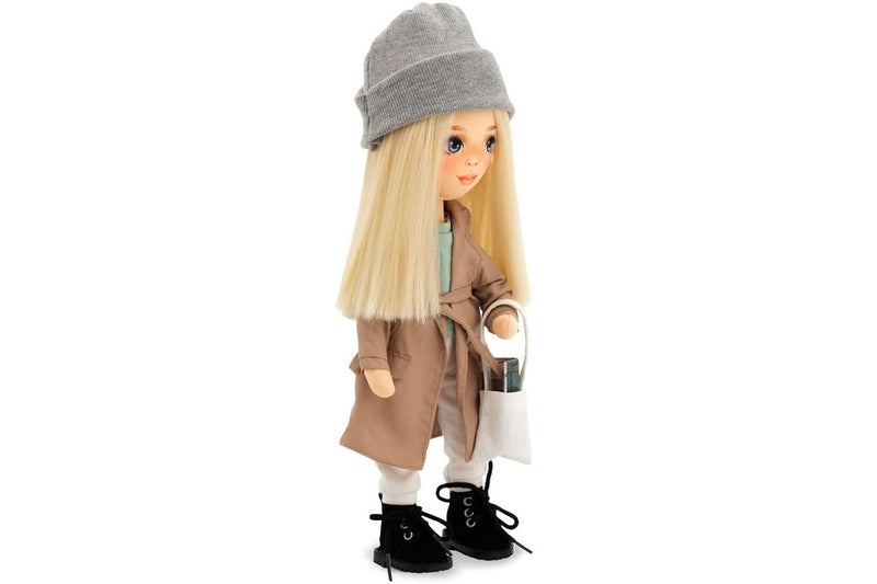 Orange Toys: Sweet Sisters - Mia In A Beige Trench Coat