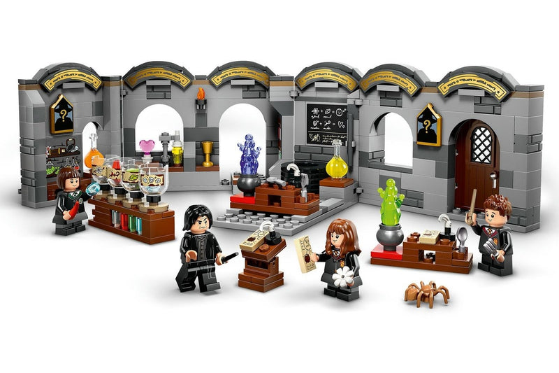 LEGO Harry Potter: Hogwarts Castle - Potions Class (76431)