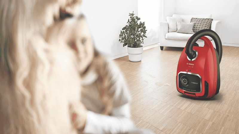 Bosch Series 6 ProAnimal Bagged Vacuum Red